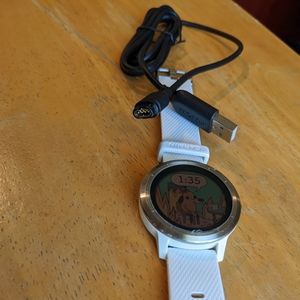 Garmin Vivoactive 3 smart watch